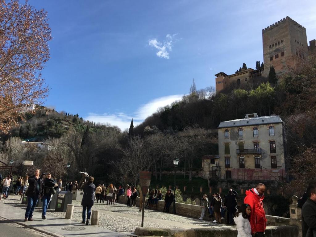 Un Vergel Al Pie De La Alhambra. Enjoy It Now!! Granada Bagian luar foto